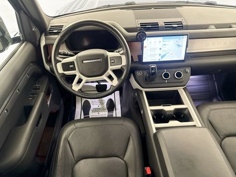 Used 2025 Land Rover Defender 130 X-Dynamic SE AWD/4WD image 23