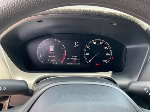 Used 2026 Honda HR-V LX image 9