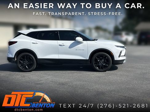 Used 2023 Chevrolet Blazer LT FWD image 2