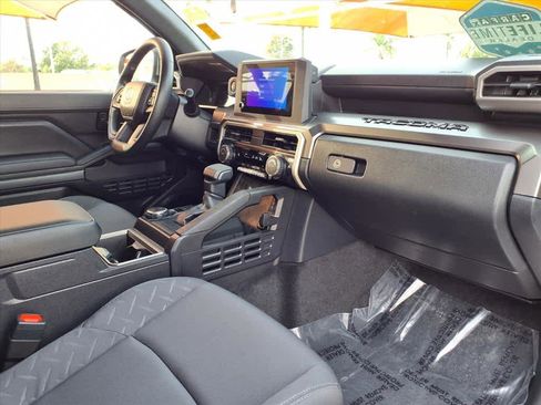 Used 2025 Toyota Tacoma SR5 image 23