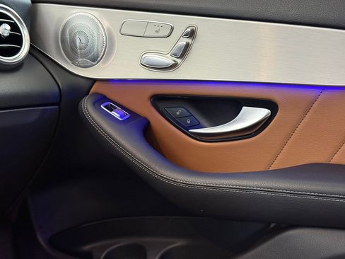 Used 2020 Mercedes-Benz GLC 300 4MATIC image 26