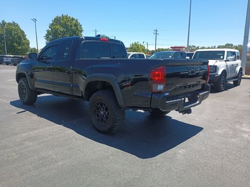 Used 2020 Toyota Tacoma SR w/ SX Package AWD/4WD image 5