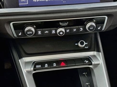 Used 2019 Audi Q3 2.0T Premium image 18