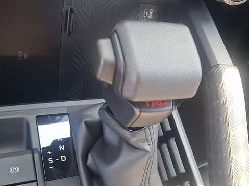 Used 2025 Toyota 4Runner TRD Off-Road Premium AWD/4WD image 16