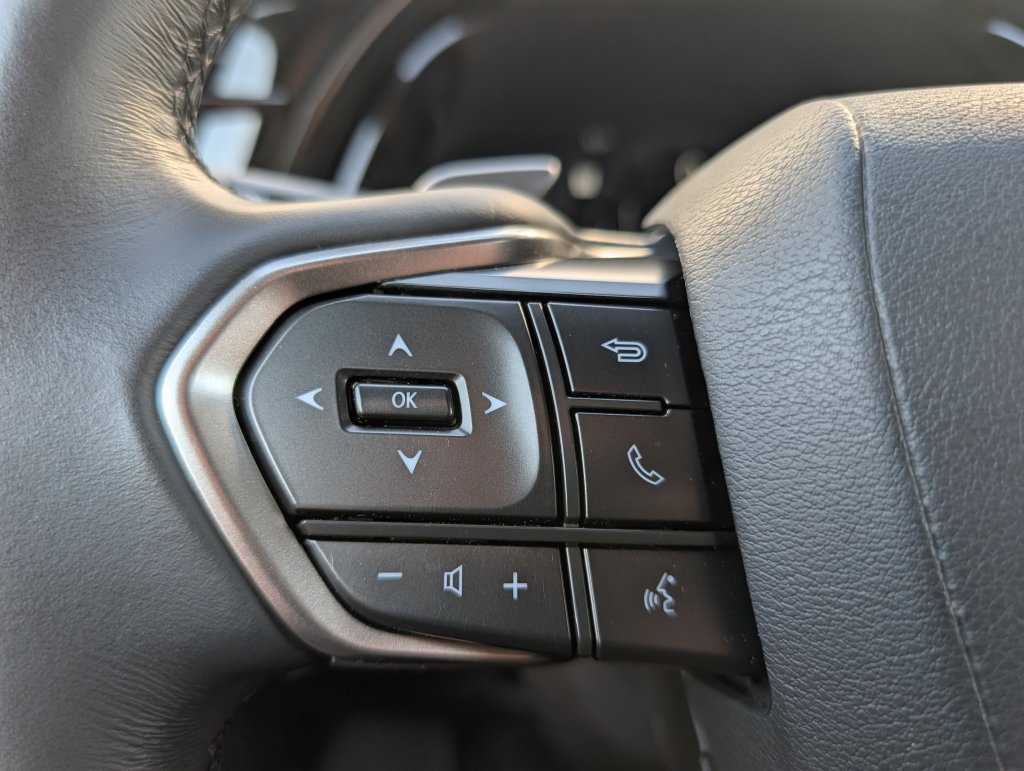Used 2025 Lexus RX 350 Premium w/ Accessory Package (Z1) FWD image 18