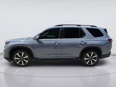 Used 2025 Honda Pilot Touring image 5