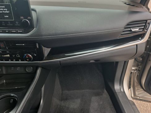 Used 2023 Nissan Rogue SL w/ SL Premium Package FWD image 43