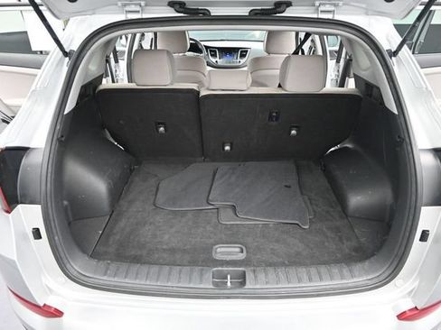 Used 2016 Hyundai Tucson SE w/ Option Group 02 AWD/4WD image 17