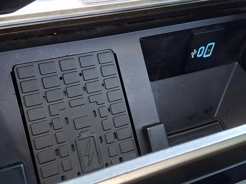 Certified 2025 Ford F350 Platinum image 34