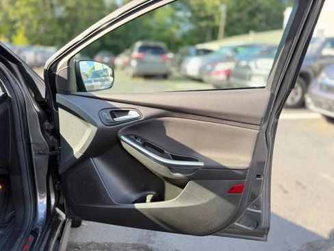 Used 2018 Ford Focus ST FWD image 29