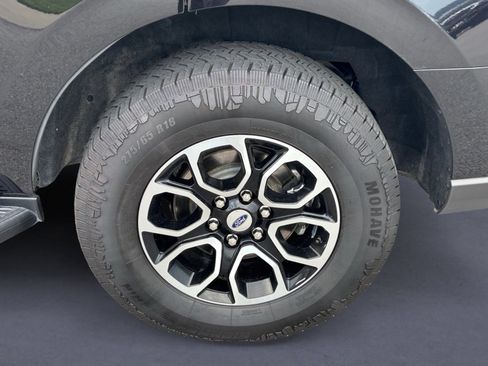 Used 2024 Ford Expedition XLT AWD/4WD image 9