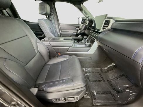 Used 2025 Toyota Tundra Platinum w/ TRD Off-Road Package AWD/4WD image 28