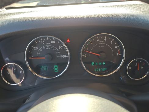 Used 2018 Jeep Wrangler Sport image 19