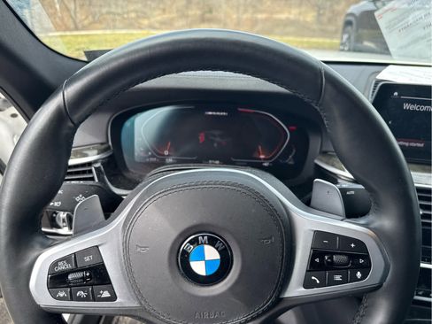 Used 2020 BMW M550i xDrive M550i xDrive w/ Executive Package image 9