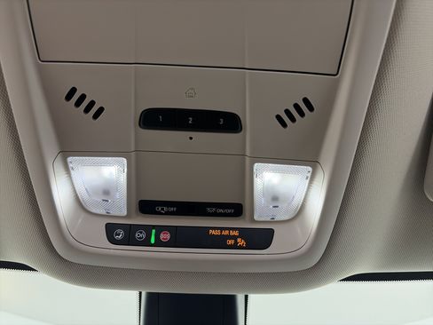 Used 2024 Buick Enclave Essence FWD image 31