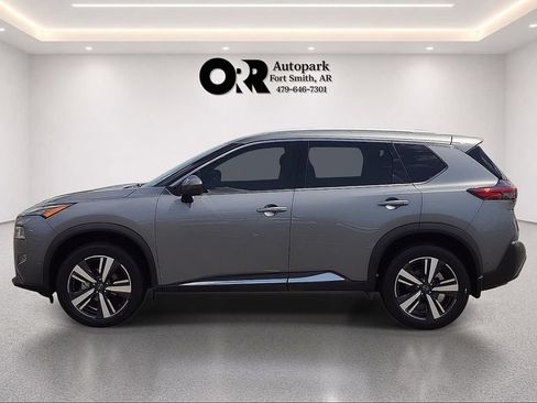 Used 2023 Nissan Rogue SL w/ SL Premium Package FWD image 3