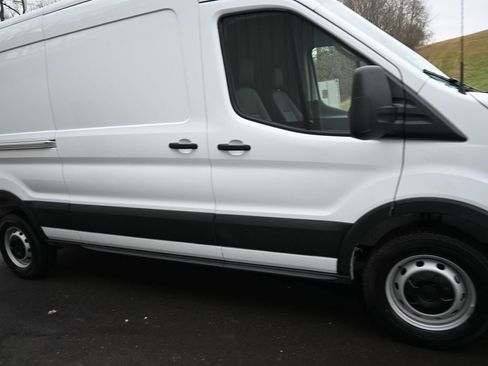 New 2026 Ford Transit 250 148 Medium Roof w/ Load Area Protection Package RWD image 4