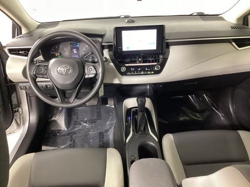 Used 2025 Toyota Corolla LE FWD image 31