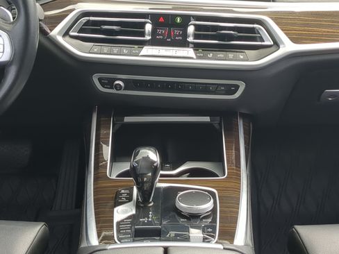 Used 2021 BMW X7 xDrive40i w/ Premium Package AWD/4WD image 17