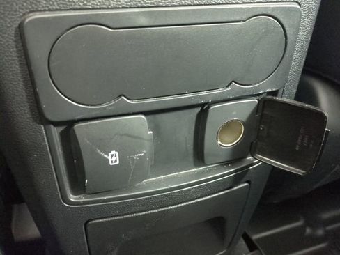 Used 2022 Ford Explorer XLT w/ Equipment Group 202A image 18