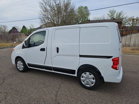 Used 2014 Nissan NV200 SV w/ Technology Package FWD image 4