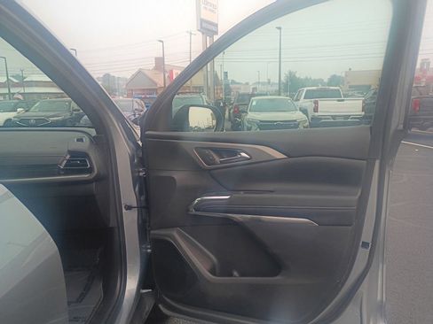 Used 2026 Chevrolet Traverse LT AWD/4WD image 35