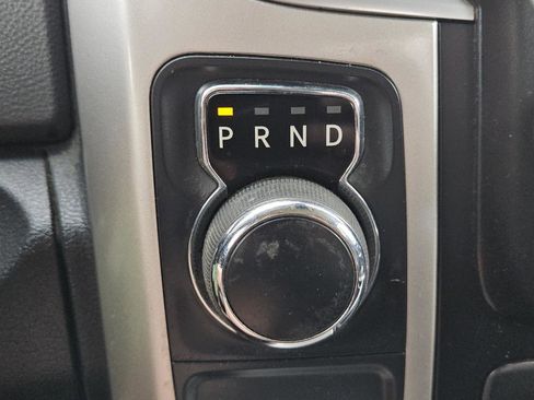 Used 2020 RAM 1500 Classic SLT w/ Luxury Group RWD image 16