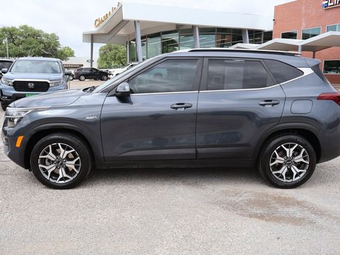 Used 2021 Kia Seltos EX AWD/4WD image 2