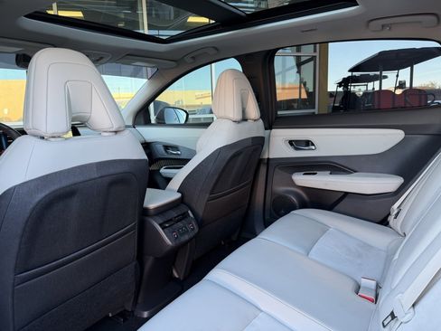 Used 2023 Nissan Ariya FWD image 31