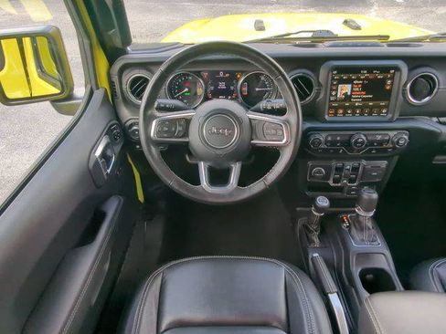 Certified 2022 Jeep Wrangler Unlimited Sahara w/ Cold Weather Group AWD/4WD image 18