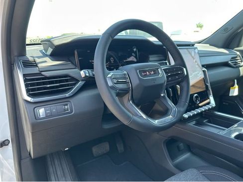 New 2025 GMC Acadia Elevation FWD image 29