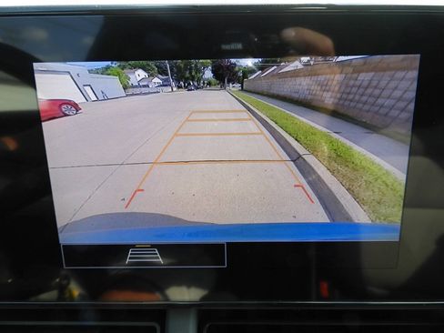 Used 2025 Chevrolet Trax RS w/ Driver Confidence Package FWD image 34