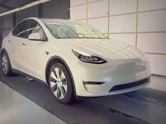 Used 2021 Tesla Model Y Long Range AWD/4WD video 1