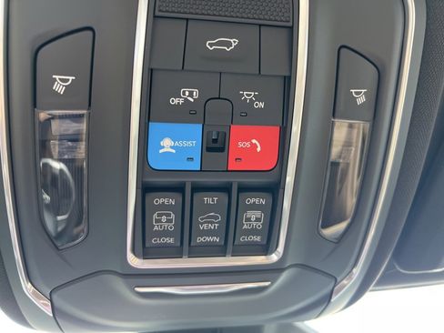 New 2025 Jeep Grand Cherokee L Limited image 20