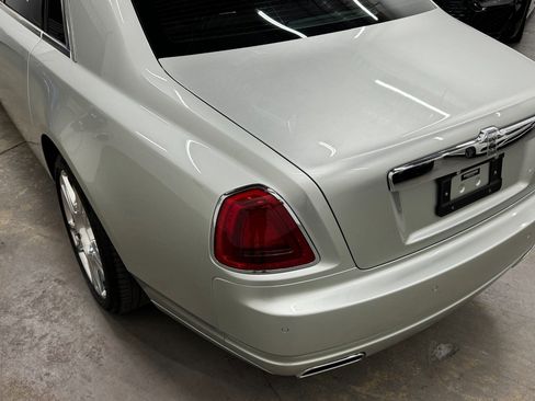 Used 2015 Rolls-Royce Ghost RWD image 14