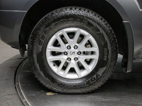 Used 2020 Nissan Frontier SV image 8