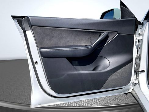 Used 2020 Tesla Model Y Long Range AWD/4WD image 21