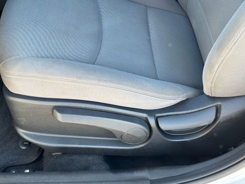 Used 2015 Hyundai Elantra SE w/ Option Group 02 FWD image 13