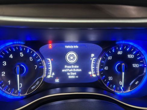 Used 2025 Chrysler Pacifica Select image 20