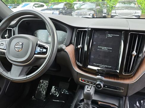 Used 2020 Volvo XC60 T5 Inscription AWD/4WD image 11