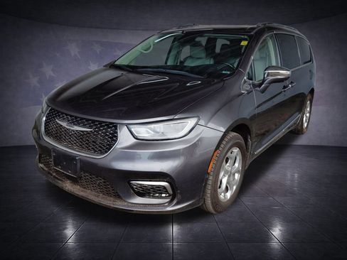 Used 2021 Chrysler Pacifica Limited w/ Premium & Safety Sphere Group AWD/4WD image 38