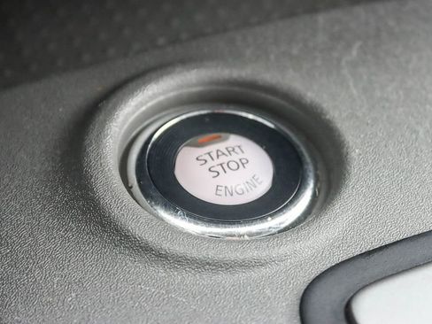 Used 2021 Nissan Frontier SV image 26