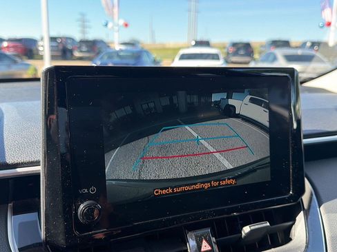 Used 2023 Toyota Corolla Cross LE FWD image 27