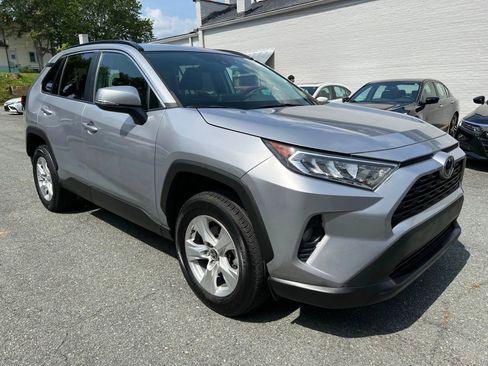 Used 2021 Toyota RAV4 XLE image 1