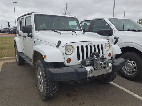 Used 2013 Jeep Wrangler Unlimited Sahara w/ Connectivity Group image 4