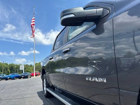 Used 2019 RAM 1500 Big Horn AWD/4WD image 4