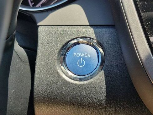 Used 2024 Toyota Camry XLE FWD image 33