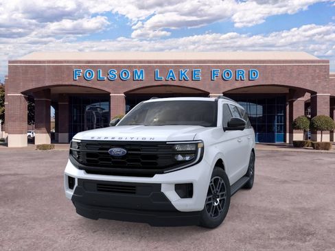 New 2026 Ford Expedition Active AWD/4WD image 2