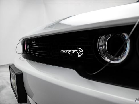 Used 2018 Dodge Challenger SRT Hellcat RWD image 37