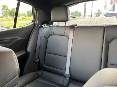 Used 2025 Buick Envista Sport Touring FWD image 38